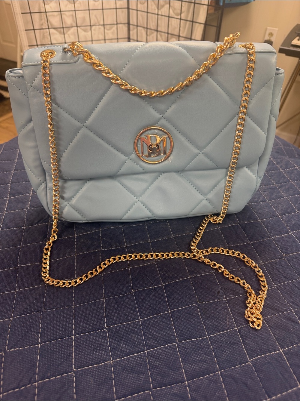 Badgley Mischka Quilted Light Blue Shoulder Bag with Gold Chain - Picture 2 of 6